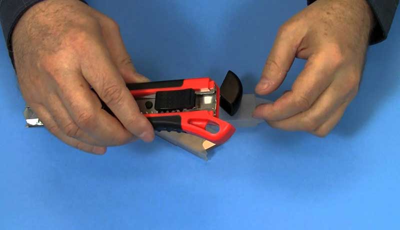 Methods of how to change snap-off blades